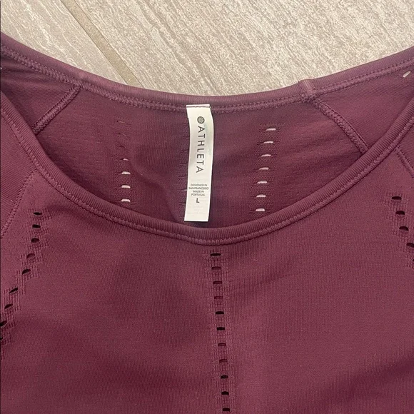 Women's Athleta Long Sleeve Burgundy Top - Picture 2 of 3